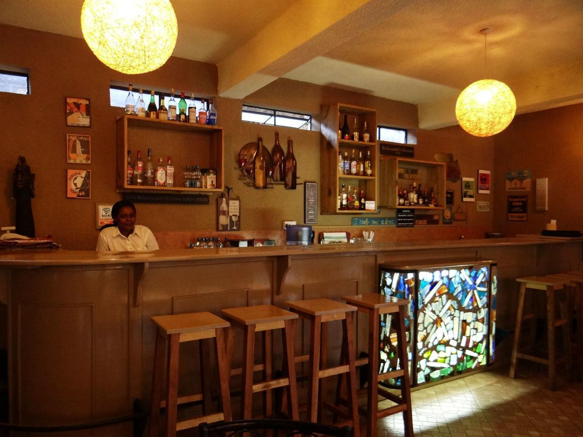 Ikweta Country Inn Maua Kaathene エクステリア 写真