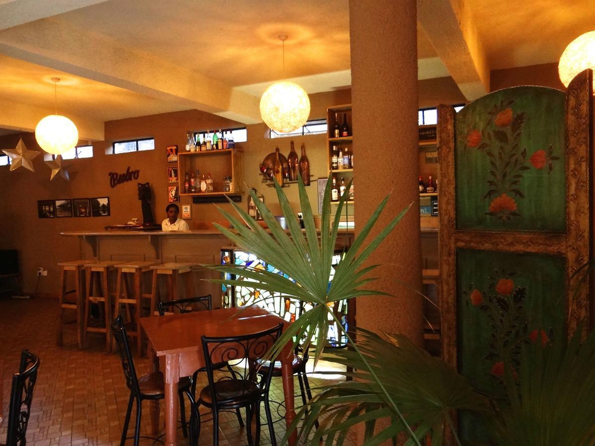 Ikweta Country Inn Maua Kaathene エクステリア 写真