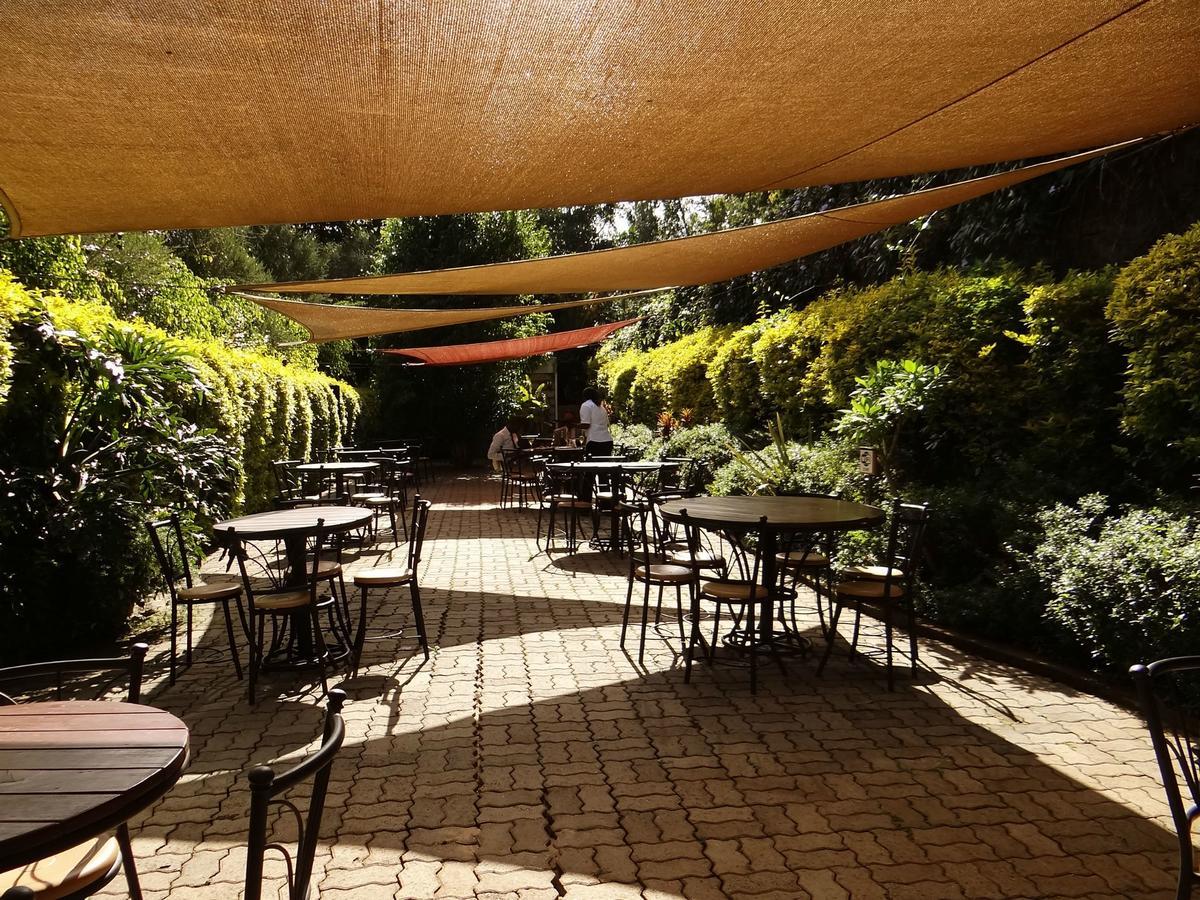 Ikweta Country Inn Maua Kaathene エクステリア 写真
