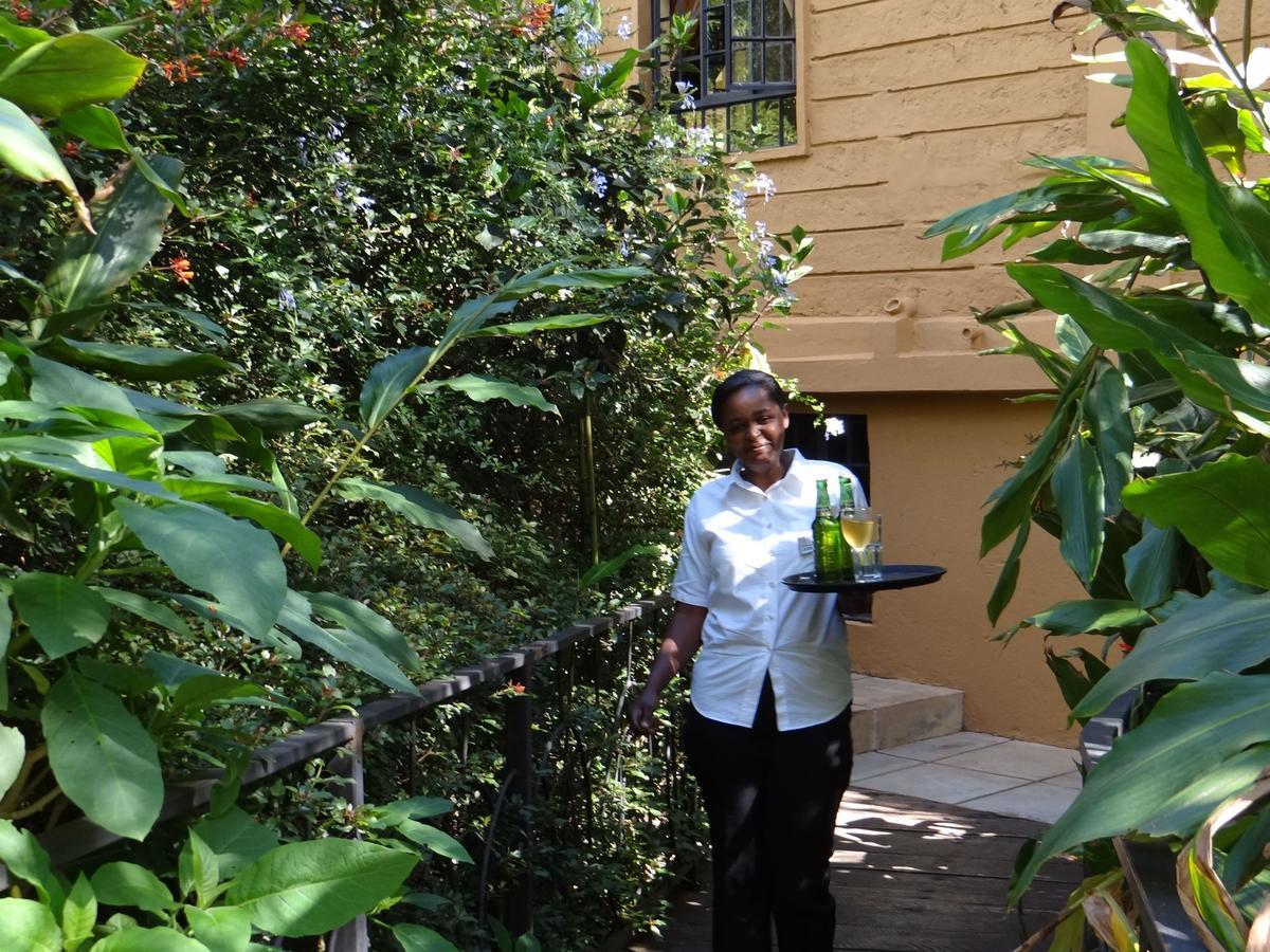 Ikweta Country Inn Maua Kaathene エクステリア 写真
