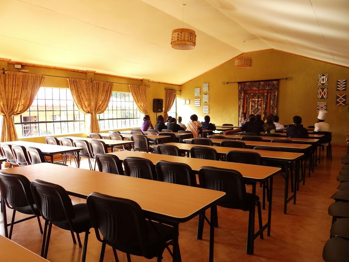 Ikweta Country Inn Maua Kaathene エクステリア 写真
