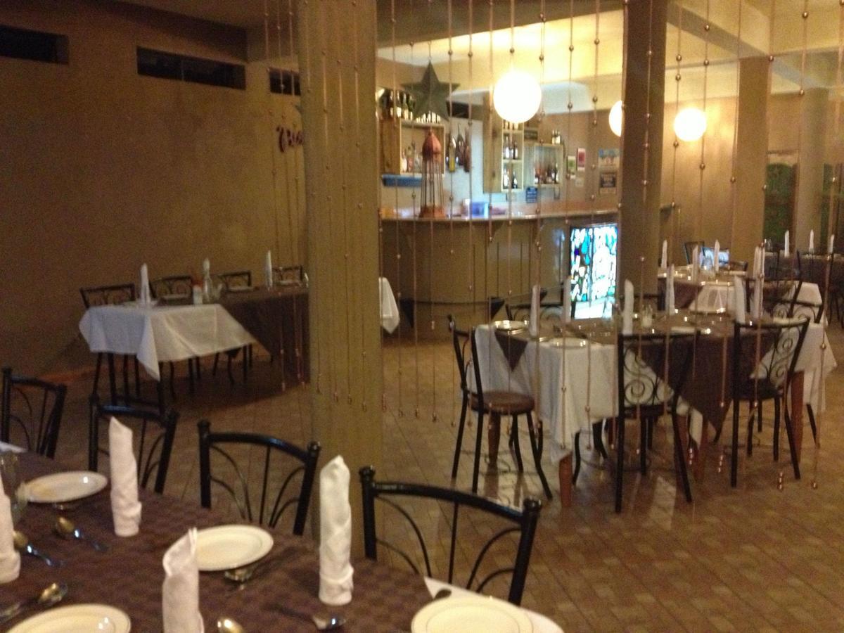 Ikweta Country Inn Maua Kaathene エクステリア 写真